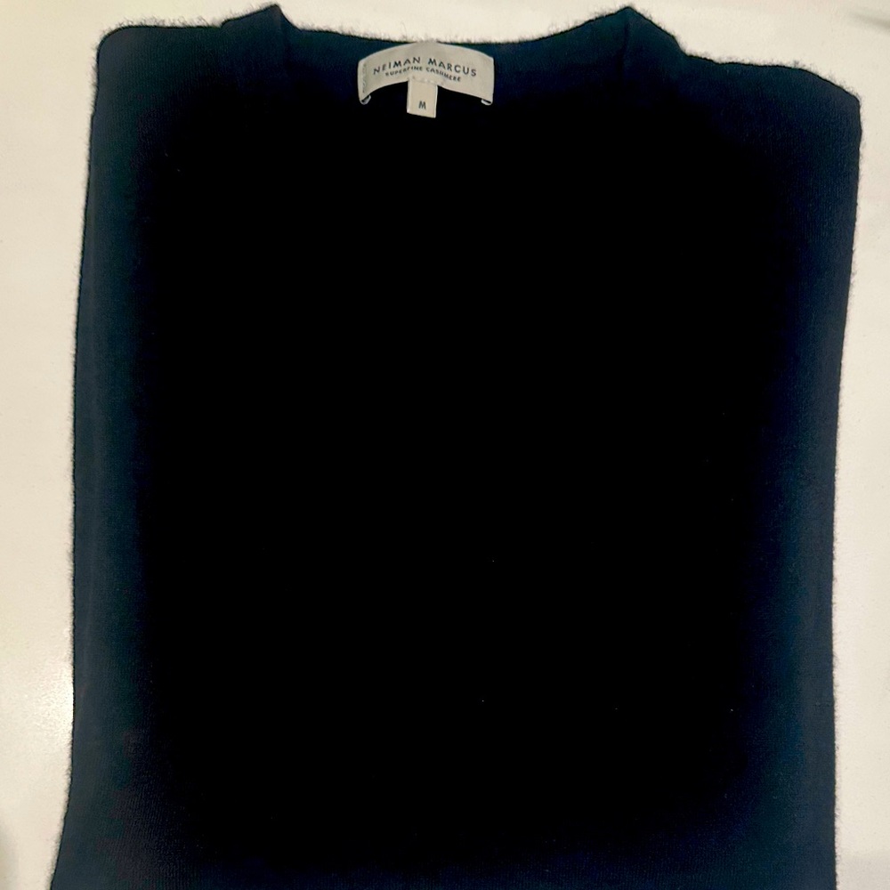 Neiman Marcus Men's Classic Black cashmere Crewneck Sweater